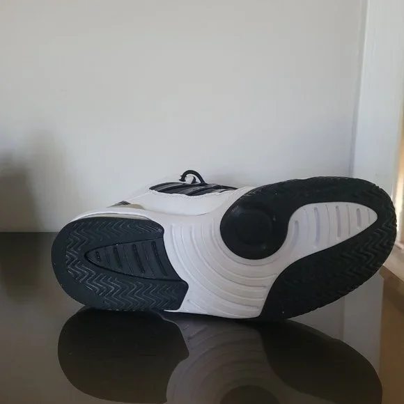 Air Jordan Max Aura white black gold big boys size 8.5 - Picture 12 of 16